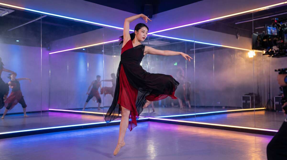 海角社区舞蹈视频表演